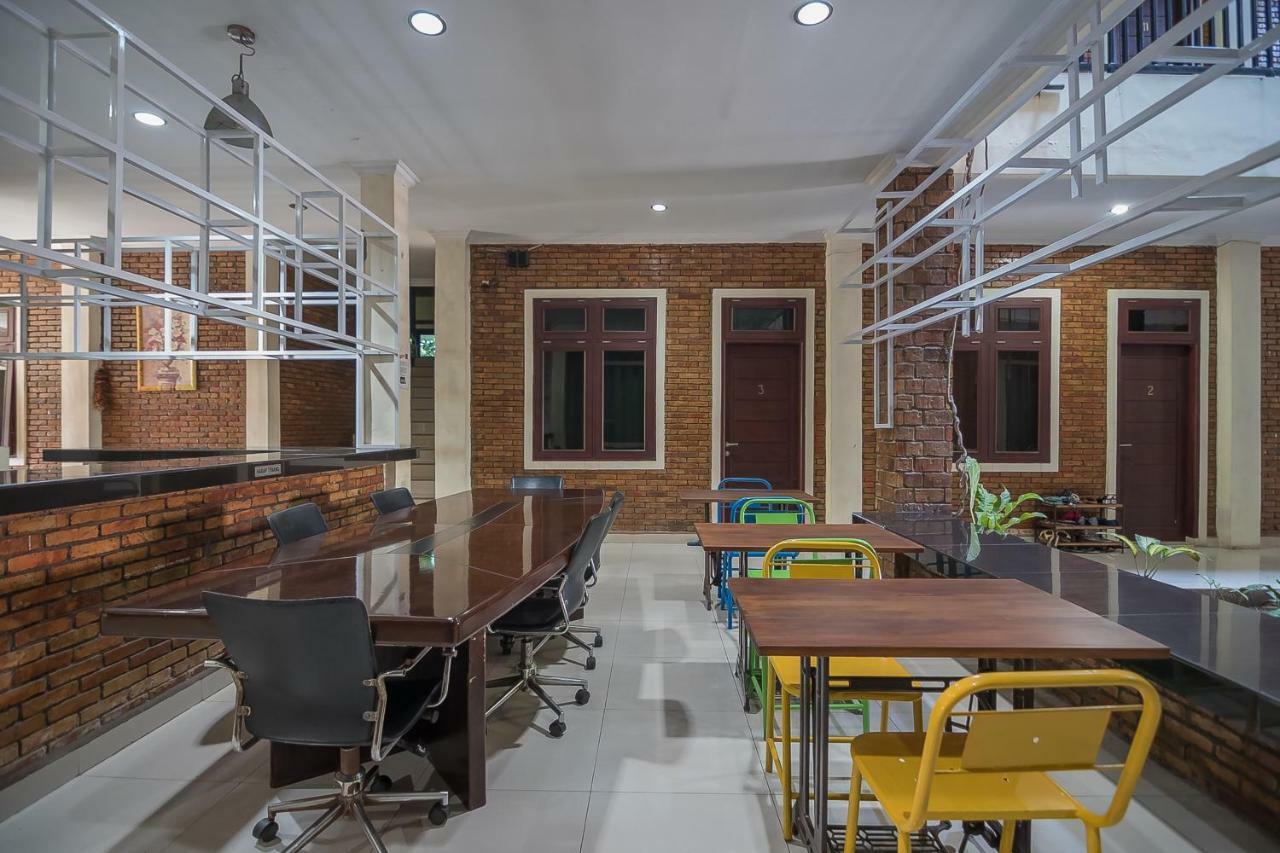 Reddoorz Plus Near Cambridge City Square 2 Medan Dış mekan fotoğraf